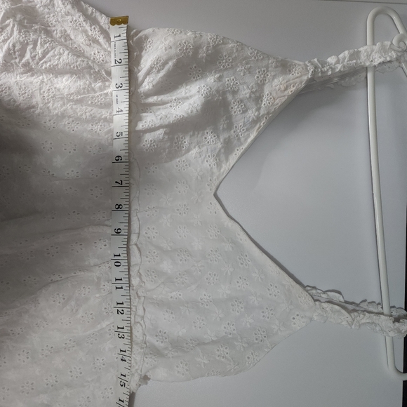 Aus 12 Ally White Crochet Lace Look V Neck Sleeveless Top - Picture 2 of 16